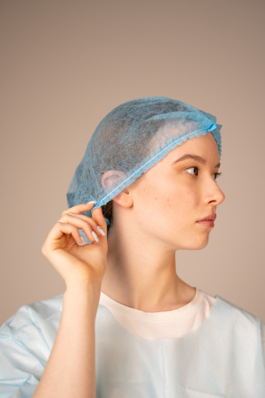 Шапочка-берет Шарлотта, 12г/кв.м, 48см (100 шт/уп, 1000 шт/кор) (6700, голубой)