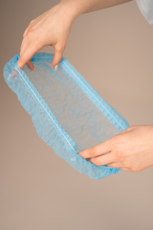 Шапочка-берет Шарлотта, 12г/кв.м, 48см (100 шт/уп, 1000 шт/кор) (6700, голубой)