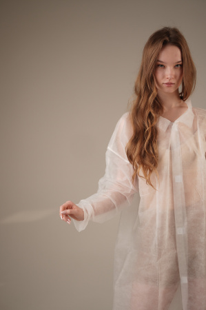 Халат медицинский на ЛИПУЧКАХ, 20 г/м2, XL (50 шт/кор) (6542, белый)