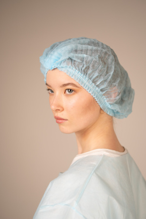 Шапочка-берет Шарлотта, 18 г/кв.м, 2-я резинка, диаметр 53 см (25 шт/уп, 1000 шт/кор)