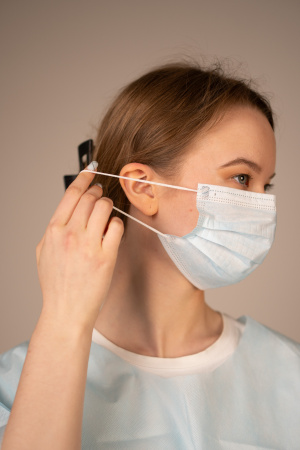 Маски медицинские трехслойные (на резинках), голубые