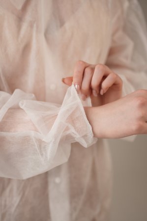 Халат медицинский на КНОПКАХ, 20 г/м2, XL (50 шт/кор) (6510, белый)