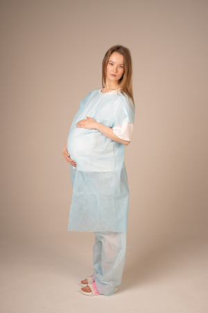 6827 Рубашка для роженицы,110 см, пл.25,  НЕ стерильная (120 шт/кор)
