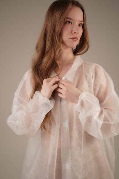 Халат медицинский на ЛИПУЧКАХ, 30 г/м2, XL (50 шт/кор)