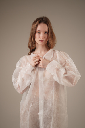 Халат медицинский на КНОПКАХ, 20 г/м2, L (50 шт/кор)