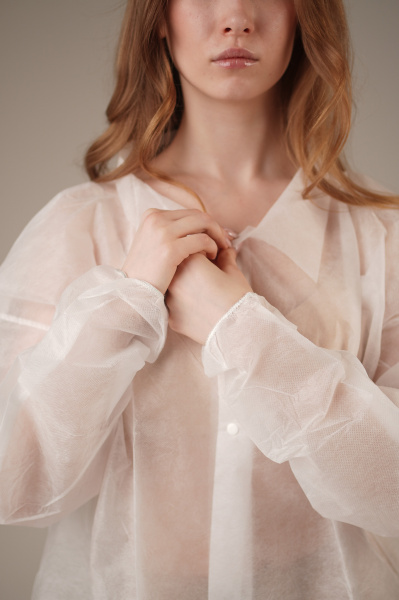 Халат медицинский на КНОПКАХ, 20 г/м2, L (10 шт/уп; 50 шт/кор)